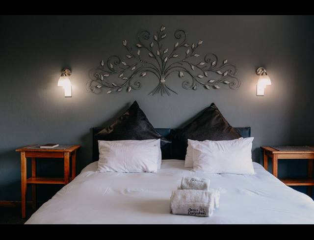 750M² BED & BREAKFAST FOR SALE IN RUSTENBURG CENTRAL